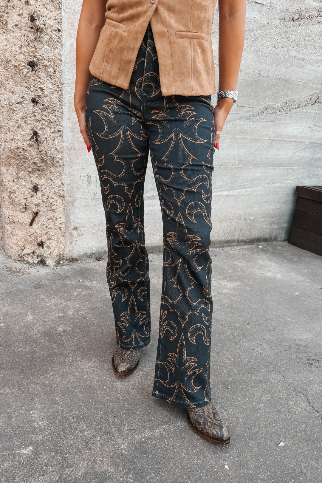 Outlaw Stitch High Rise Jeans
