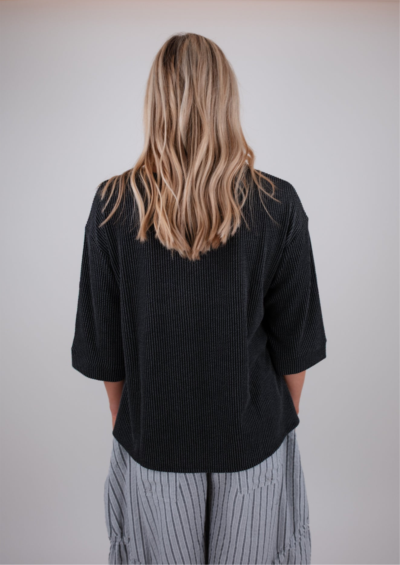 Windy Ridge Ribbed Top - Black