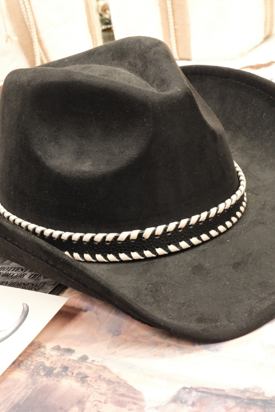 Dusty Trail Suede Hat - Black
