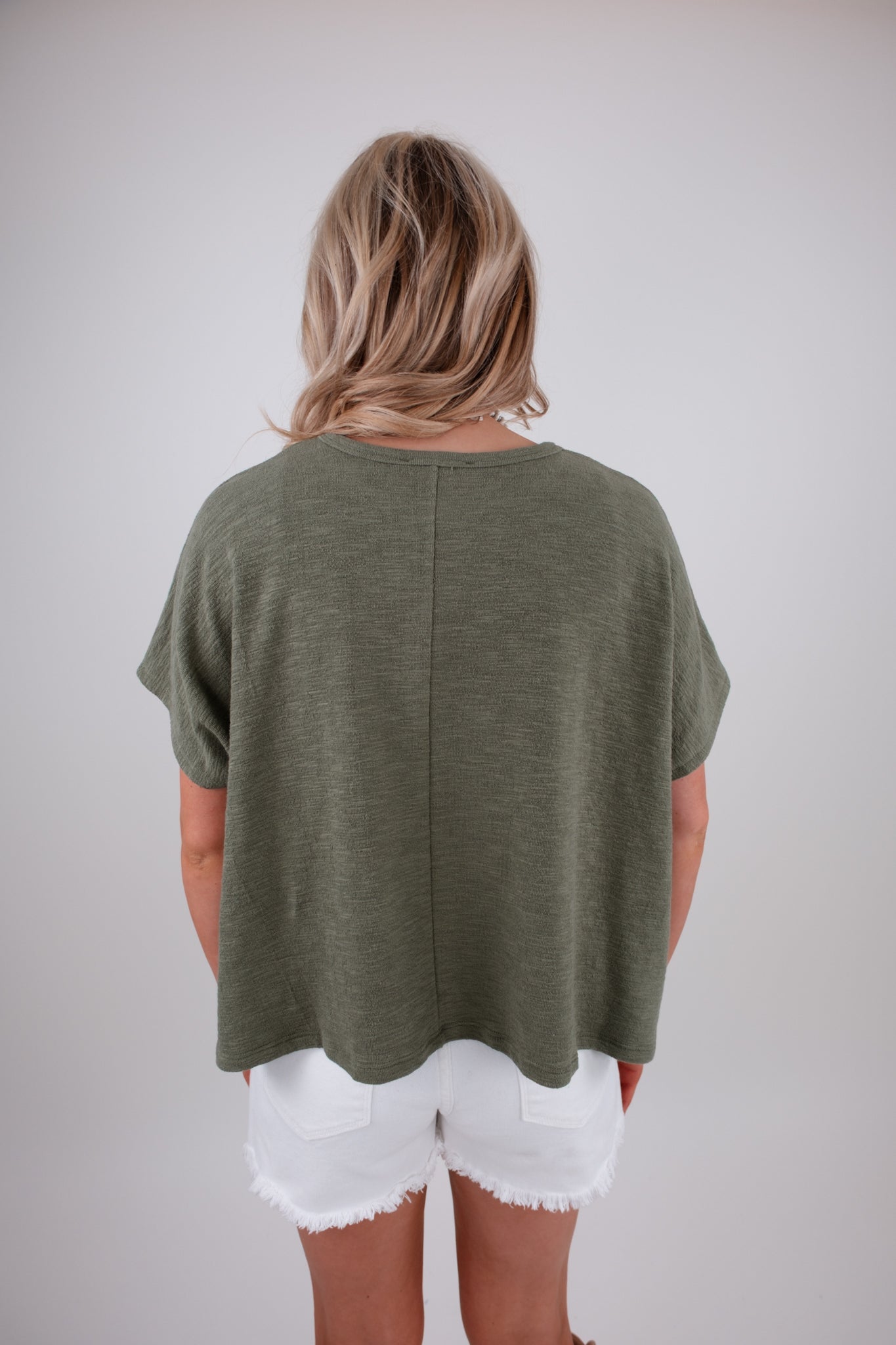 Outlaw Essential Tee - Olive