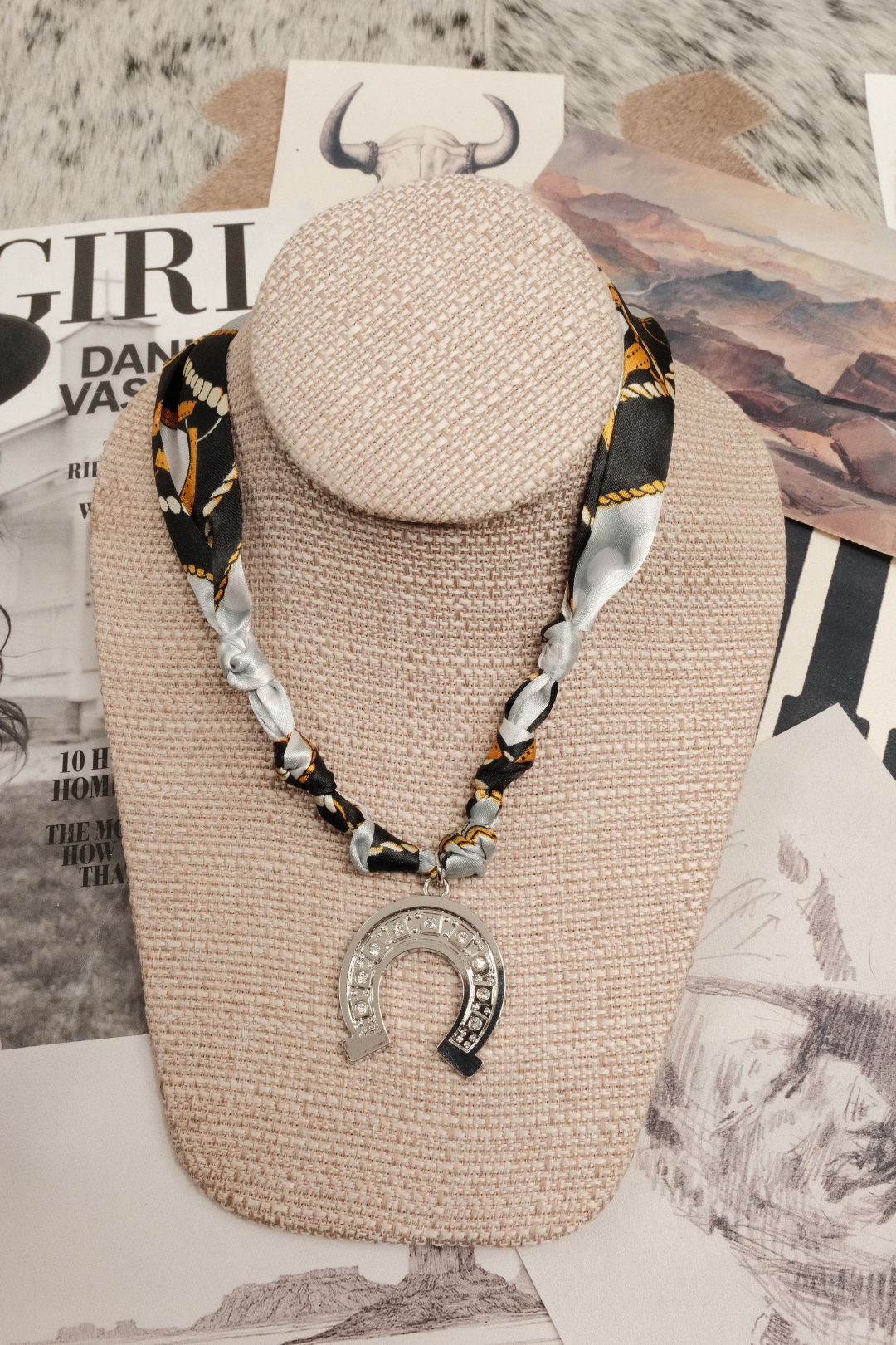 Lucky Drape Scarf Necklace - Silver