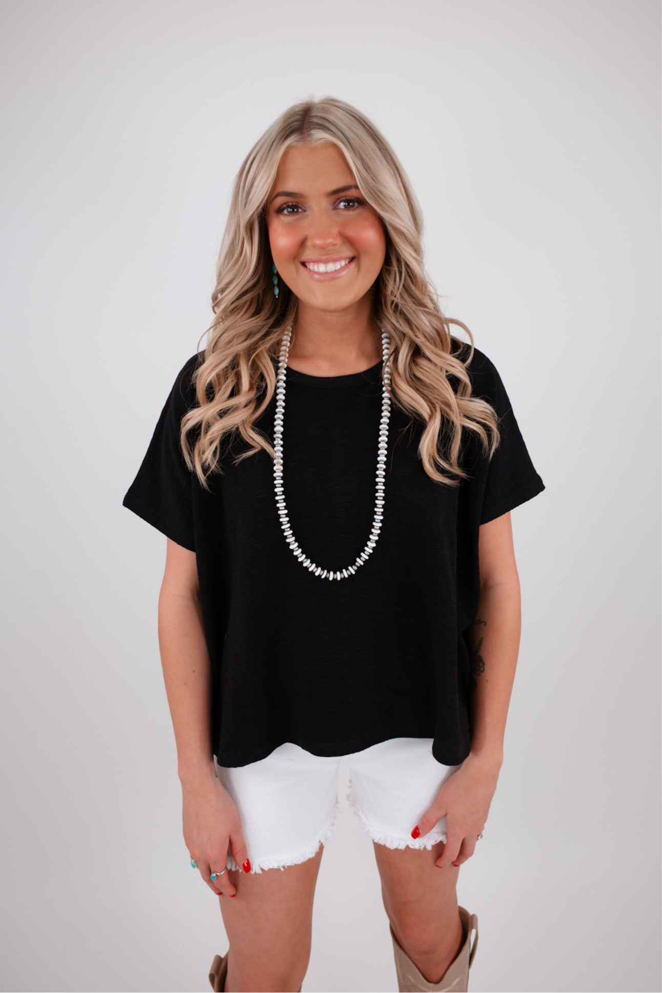 Outlaw Essential Tee - Black