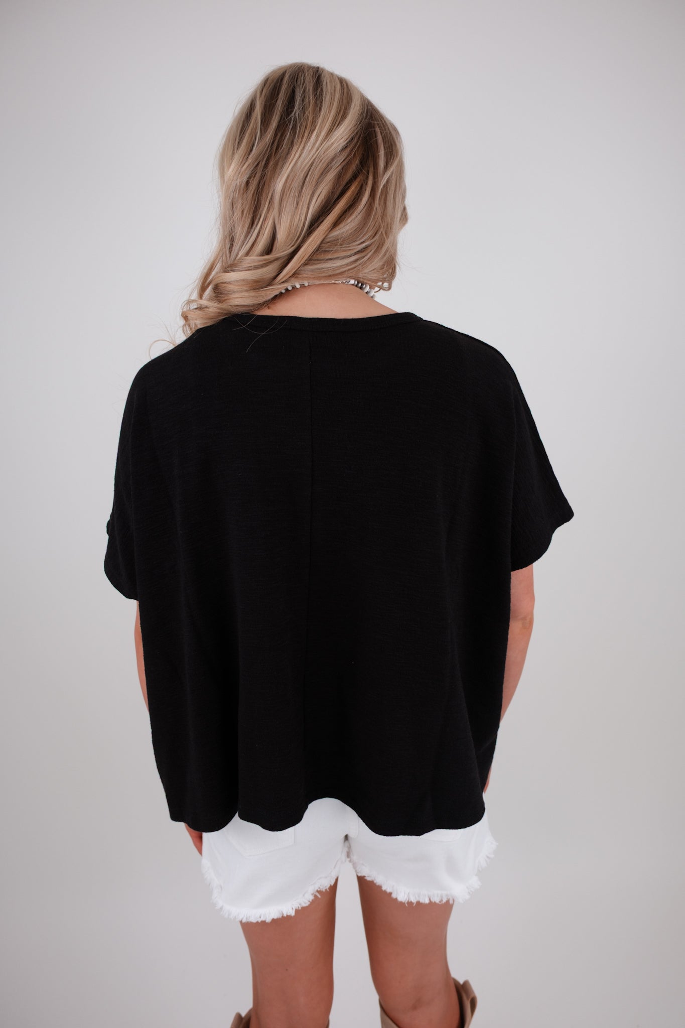 Outlaw Essential Tee - Black