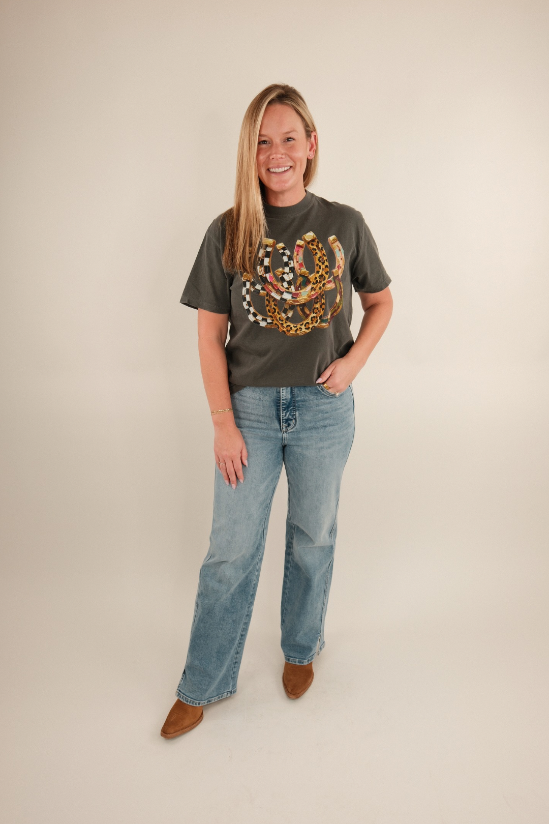 Oil Painted Horseshoes Graphic Tee - Pepper