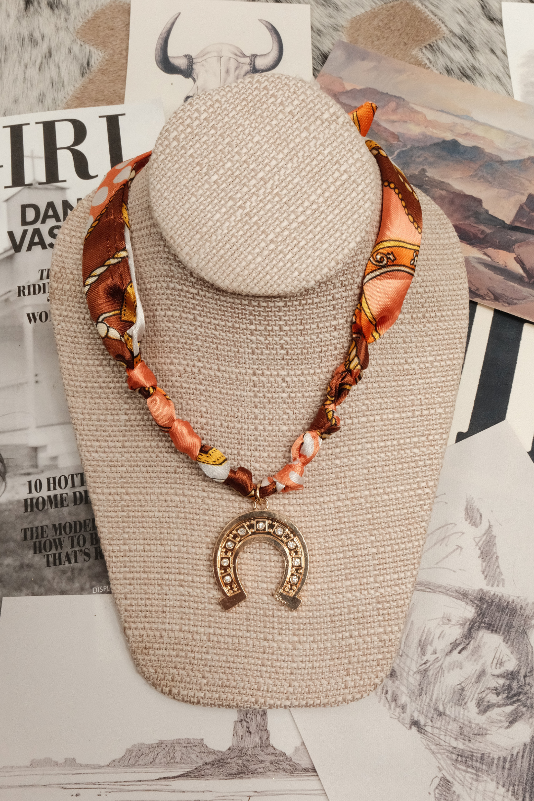 Lucky Drape Scarf Necklace - Gold