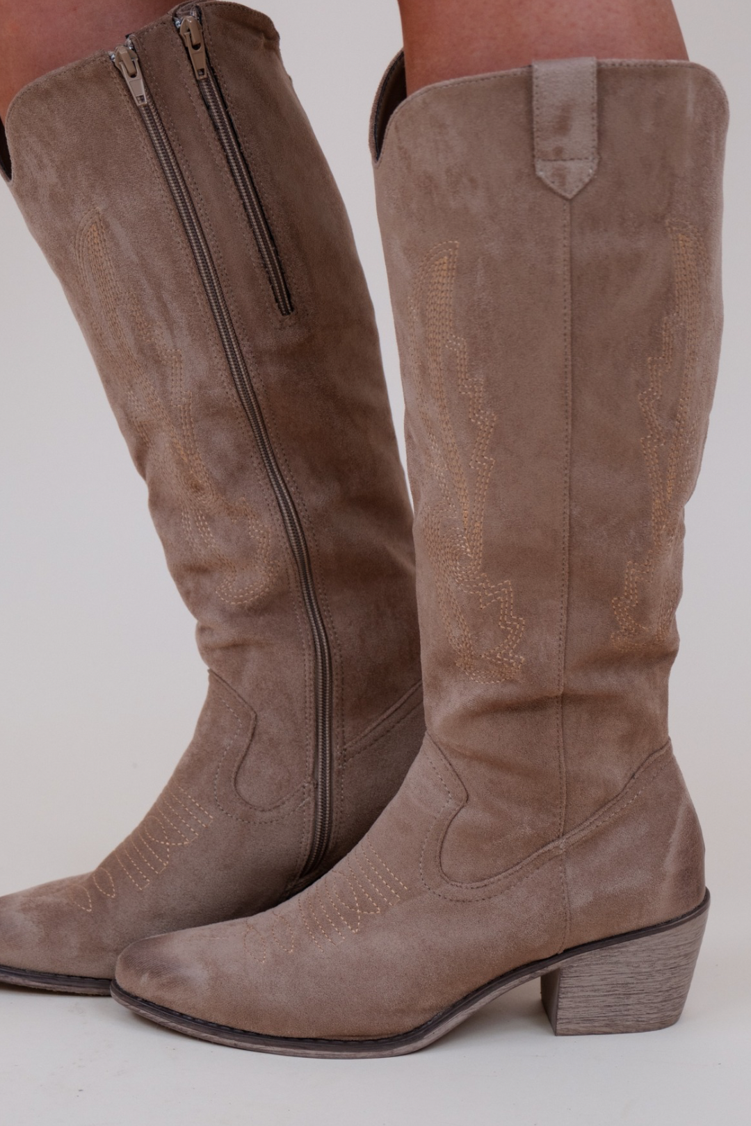 Saddle Dust Suede Boots
