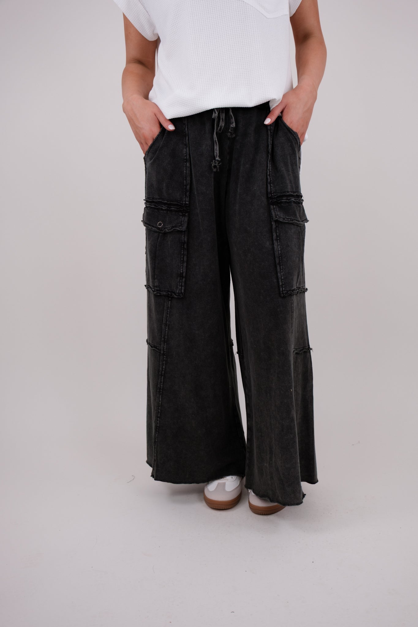 Rust Ridge Cargo Pants - Black