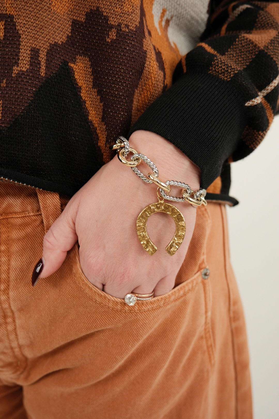 Western Luck Mixed Metal Link Bracelet in gold and silver with rustic horseshoe charm — chic cowgirl jewelry with western flair.